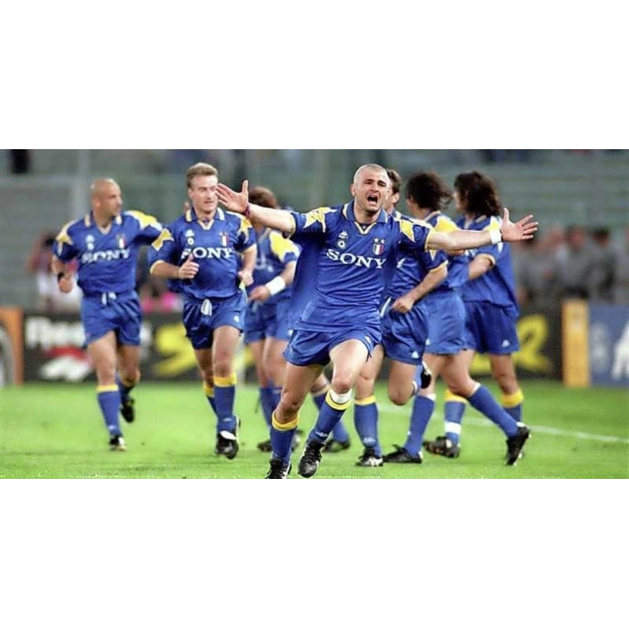 Juventus 1995 - 1996 Retro Forma