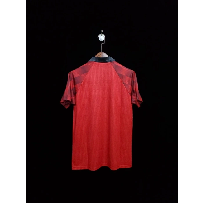 Manchester United 1996 - 1998 Retro Forma