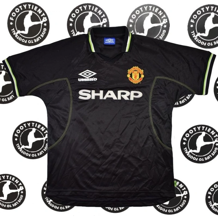 Manchester United 1998 - 1999 Retro Forma