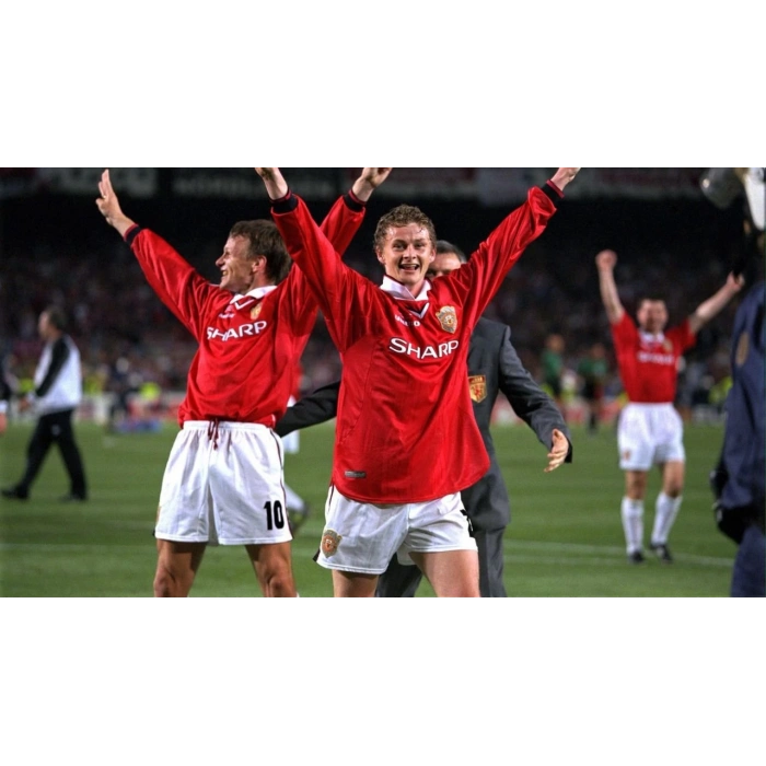 Manchester United 1999 Şampiyonlar Ligi Finali Uzunkol Retro Forma