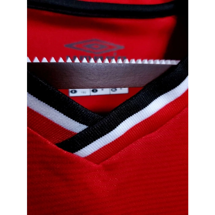 Manchester United 2000 - 2002 Retro Forma