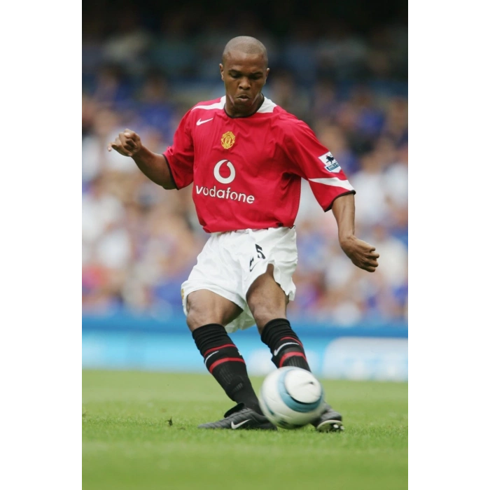 Manchester United 2004 - 2006 Retro Forma