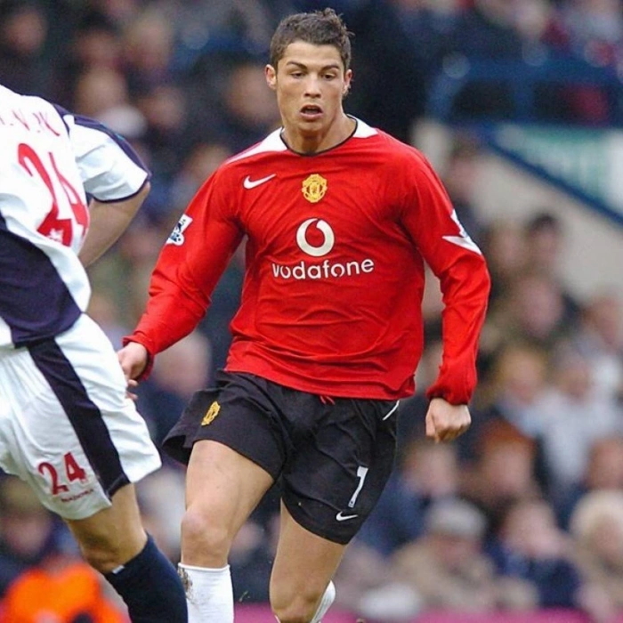 Manchester United 2004 - 2006 Uzunkol Retro Forma