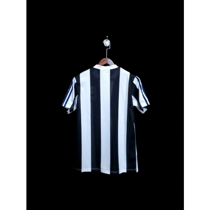 Newcastle United 1995 - 1997 Retro Forma