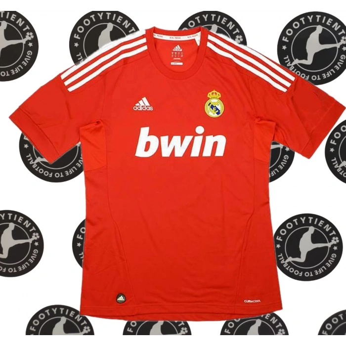 Real Madrid 2011 - 2012 Retro Forma