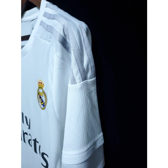 Real Madrid 2015 - 2016 Retro Forma