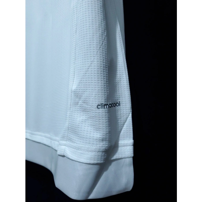 Real Madrid 2015 - 2016 Retro Forma