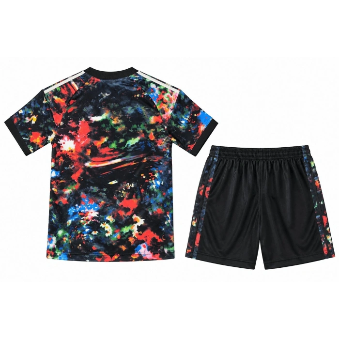 Bayern Münih 2026-2027 Çocuk Forma & Şort Seti