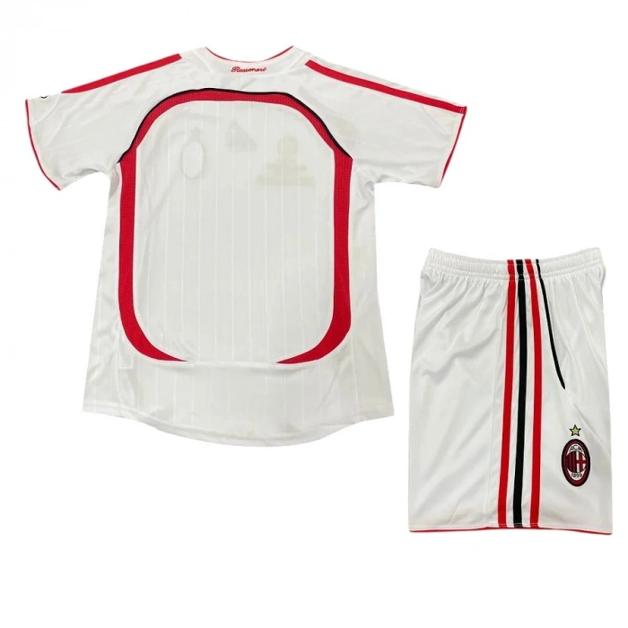 Milan 2006-2007 Retro Çocuk Forma & Şort Seti Away