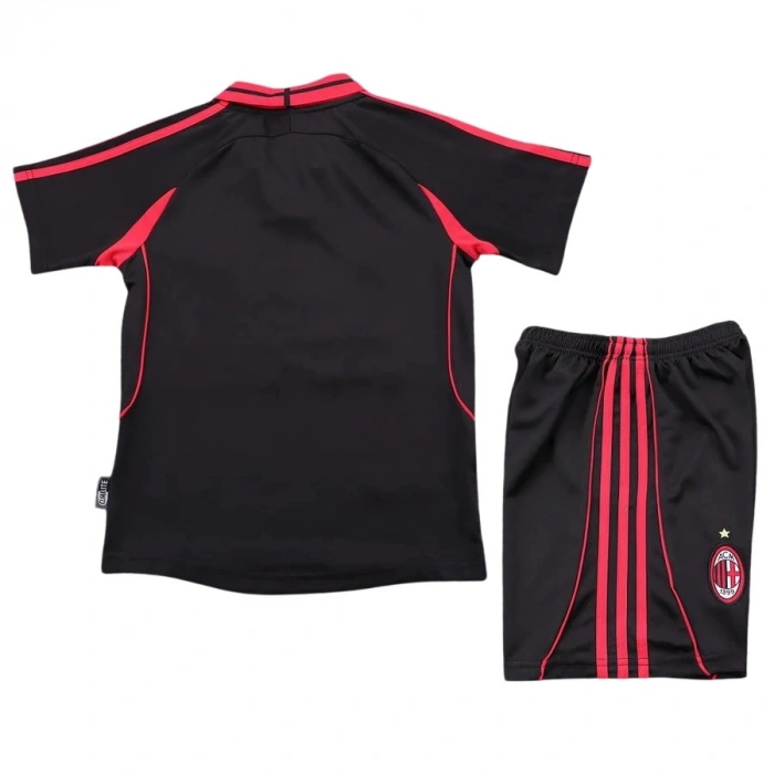 Milan 2000-2001 Retro Çocuk Forma & Şort Seti Away
