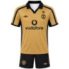 Manchester United 2001-2002 Retro Çocuk Forma & Şort Seti
