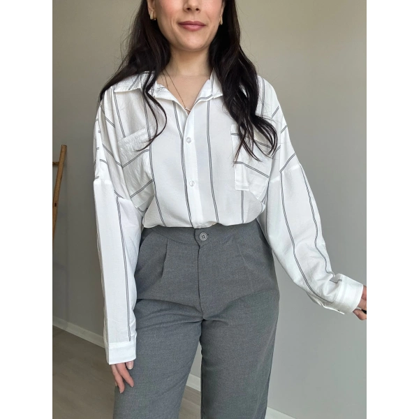 Cepli Çizgili Beyaz Gömlek