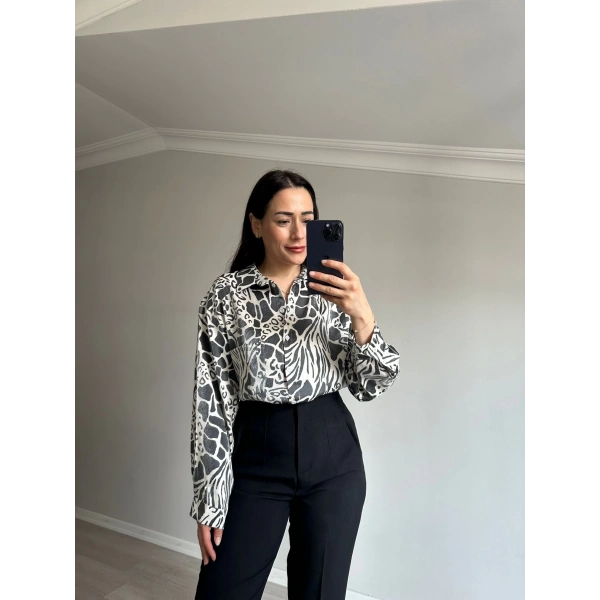 Çift Renk Desenli Saten Gömlek