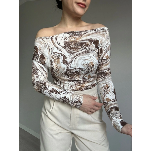 Kayık Yaka Likralı Bluz