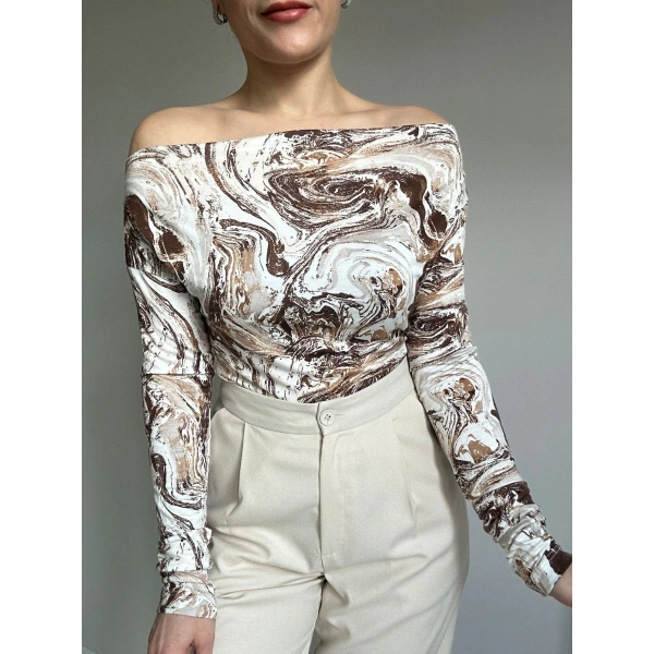 Kayık Yaka Likralı Bluz