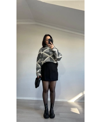 Dik Yaka Havlu Örgü Kazak