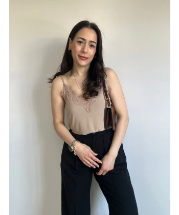 İp Askı Dantel Yaka Bluz Krem