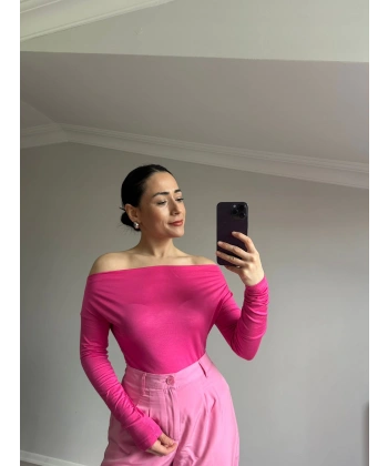 Kayık Yaka Likralı Bluz