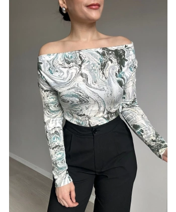 Kayık Yaka Likralı Bluz