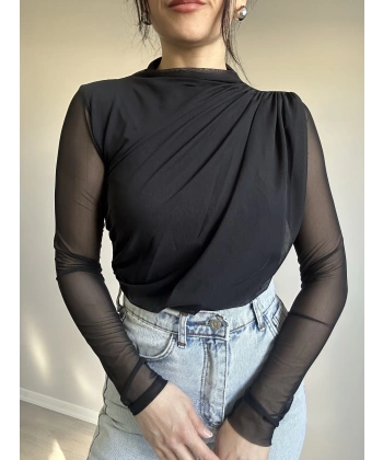 Siyah Tül Detay Büzgülü Bluz