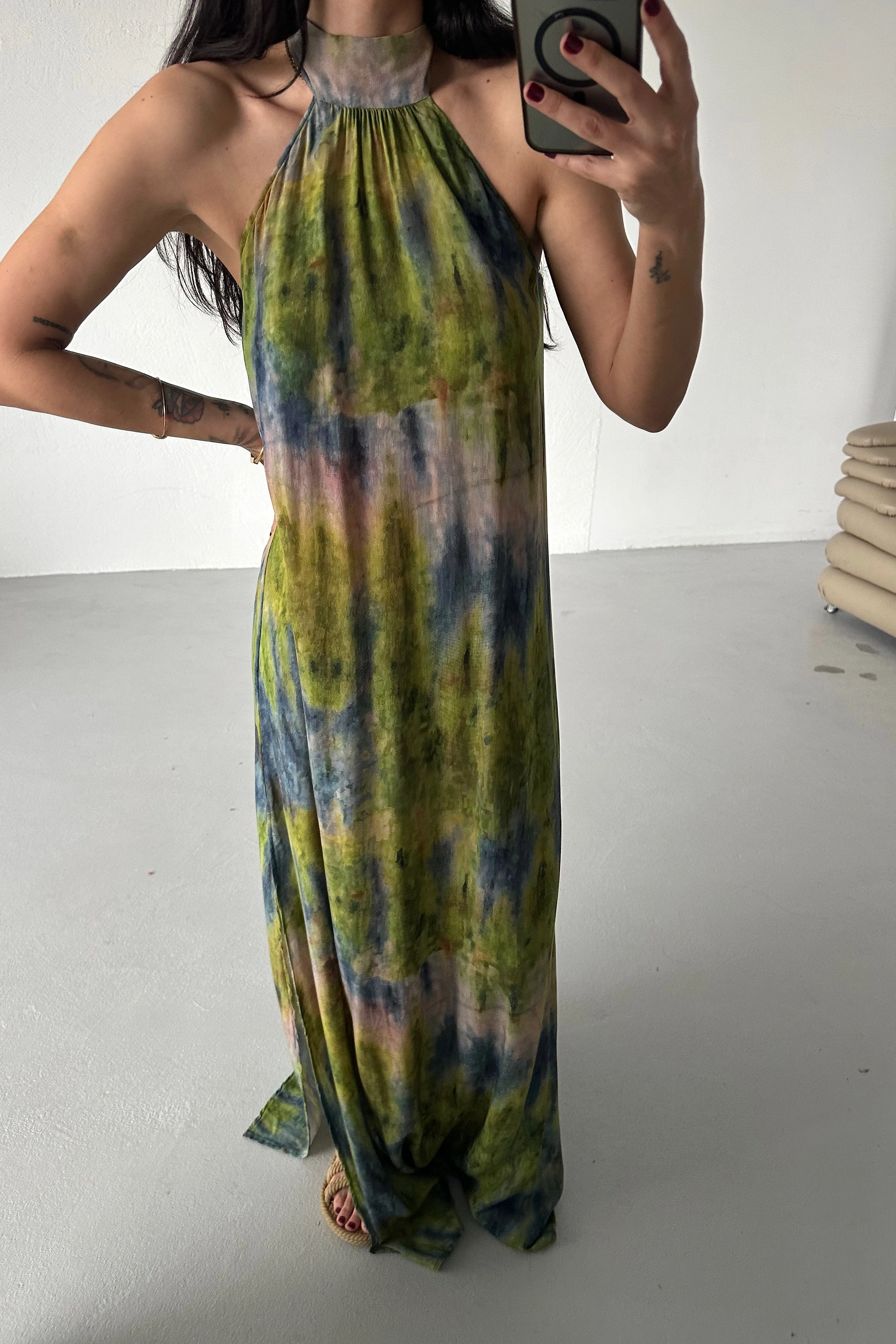 Boyundan Bağlamalı Desenli Elbise