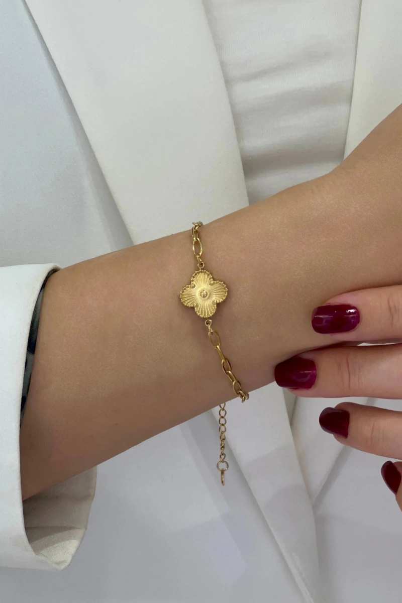 İnce Zincir Detay Çizgili Yonca Model Gold Altın Kaplama Çelik Bileklik