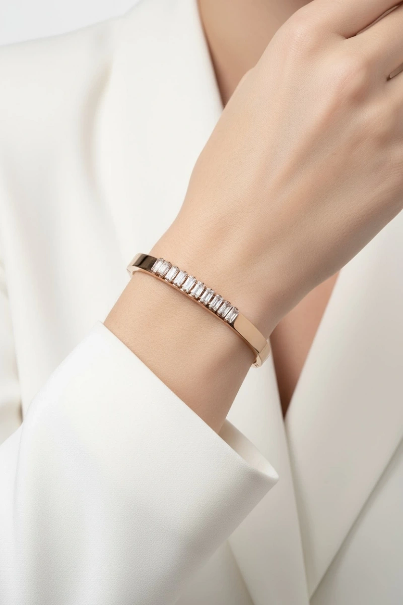 Sıralı Taş Baget Model Rose Altın Kaplama Bileklik