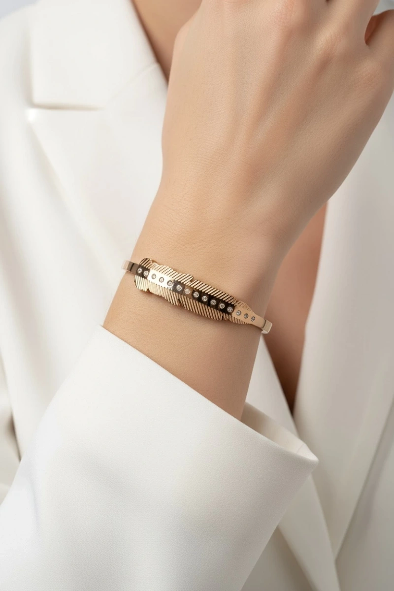 Sıralı Taş Detay Yaprak Model Rose Altın Kaplama Bileklik