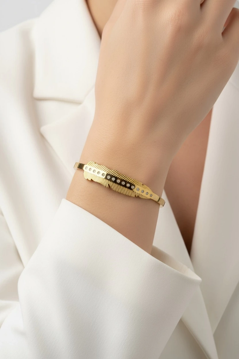 Sıralı Taş Detay Yaprak Model Gold Altın Kaplama Bileklik