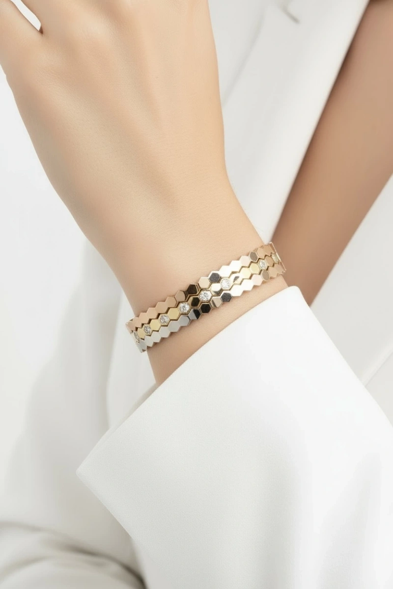 Tek Taş Detaylı Zikzak Model Üç Renk Altın Kaplama Bileklik