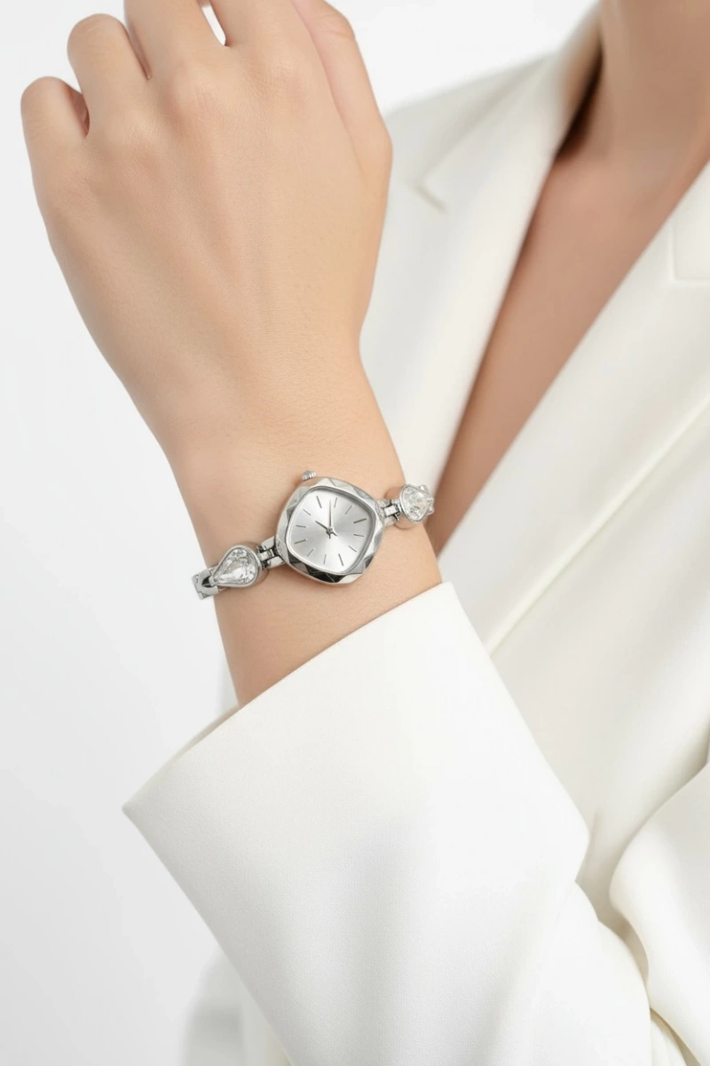 Damla Beyaz Kordon Dörtgen Beyaz Kadran Model Kadın Kol Saati