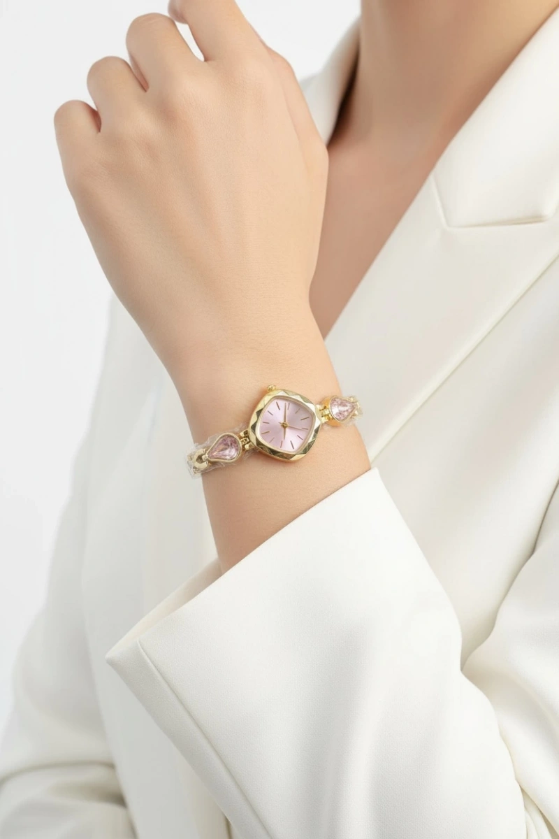 Damla Gold Kordon Dörtgen Pembe Kadran Model Kadın Kol Saati