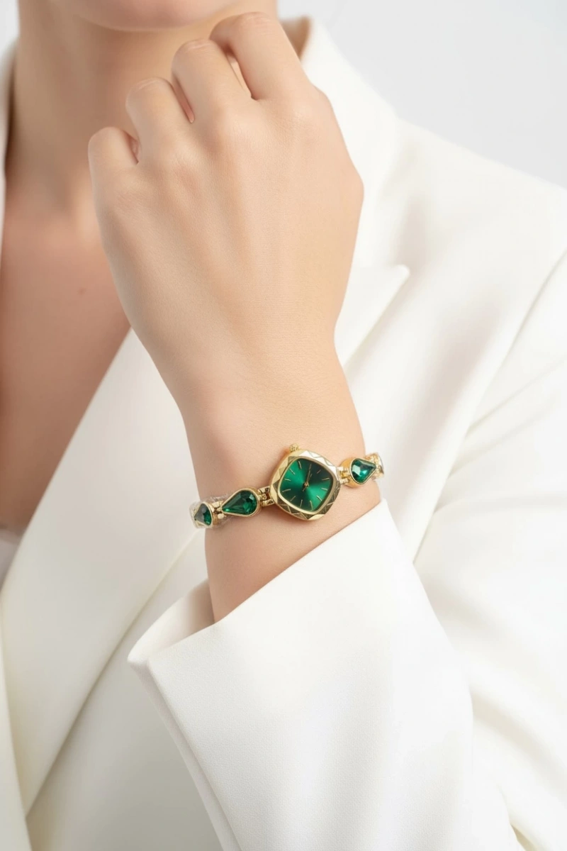 Damla Gold Kordon Dörtgen Yeşil Kadran Model Kadın Kol Saati