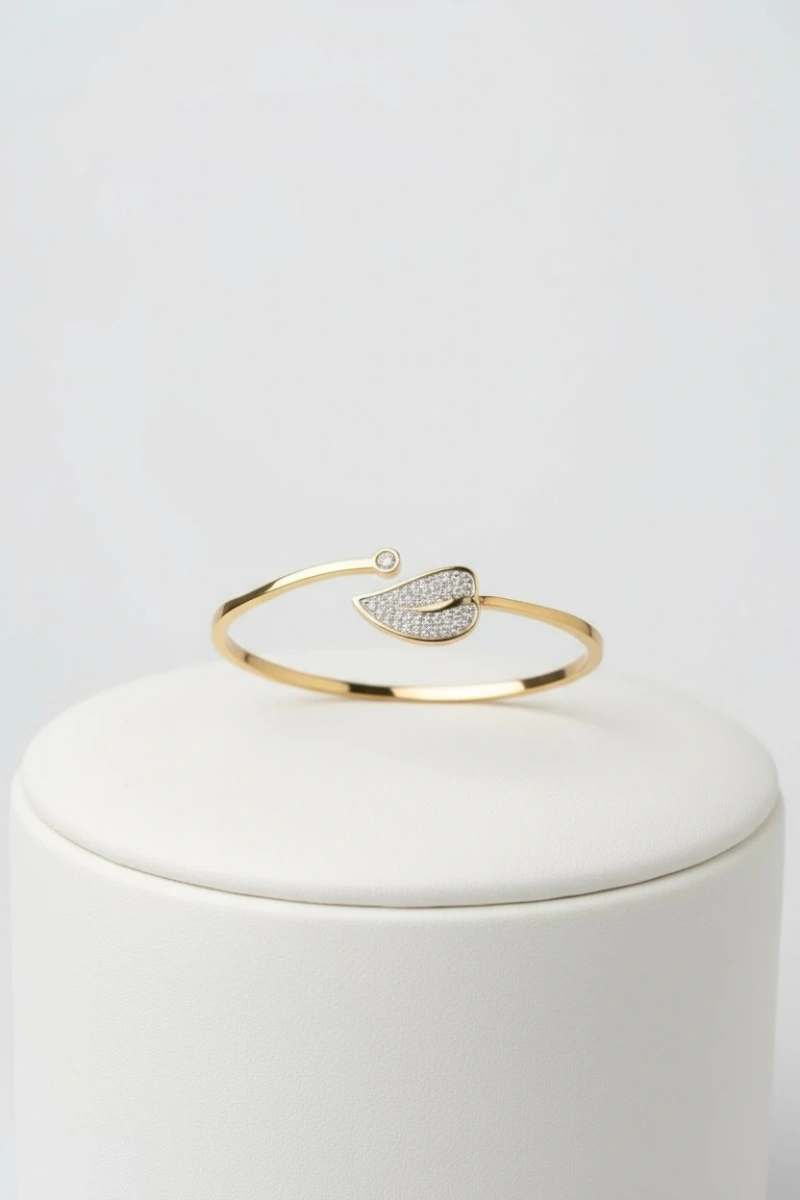 Yaprak Desen Tam Taş Detay Gold Altın Kaplama Bileklik