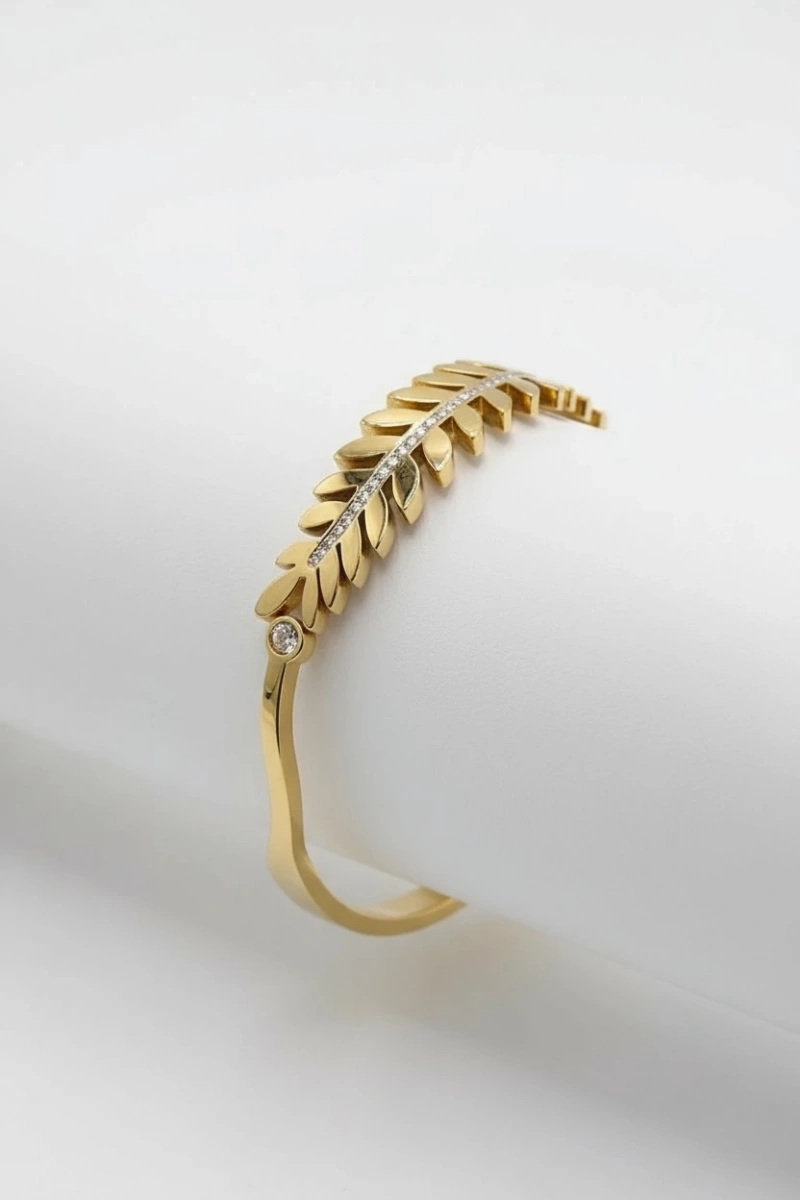 Yaprak Model Tek Taş Detay Gold Altın Kaplama Bileklik