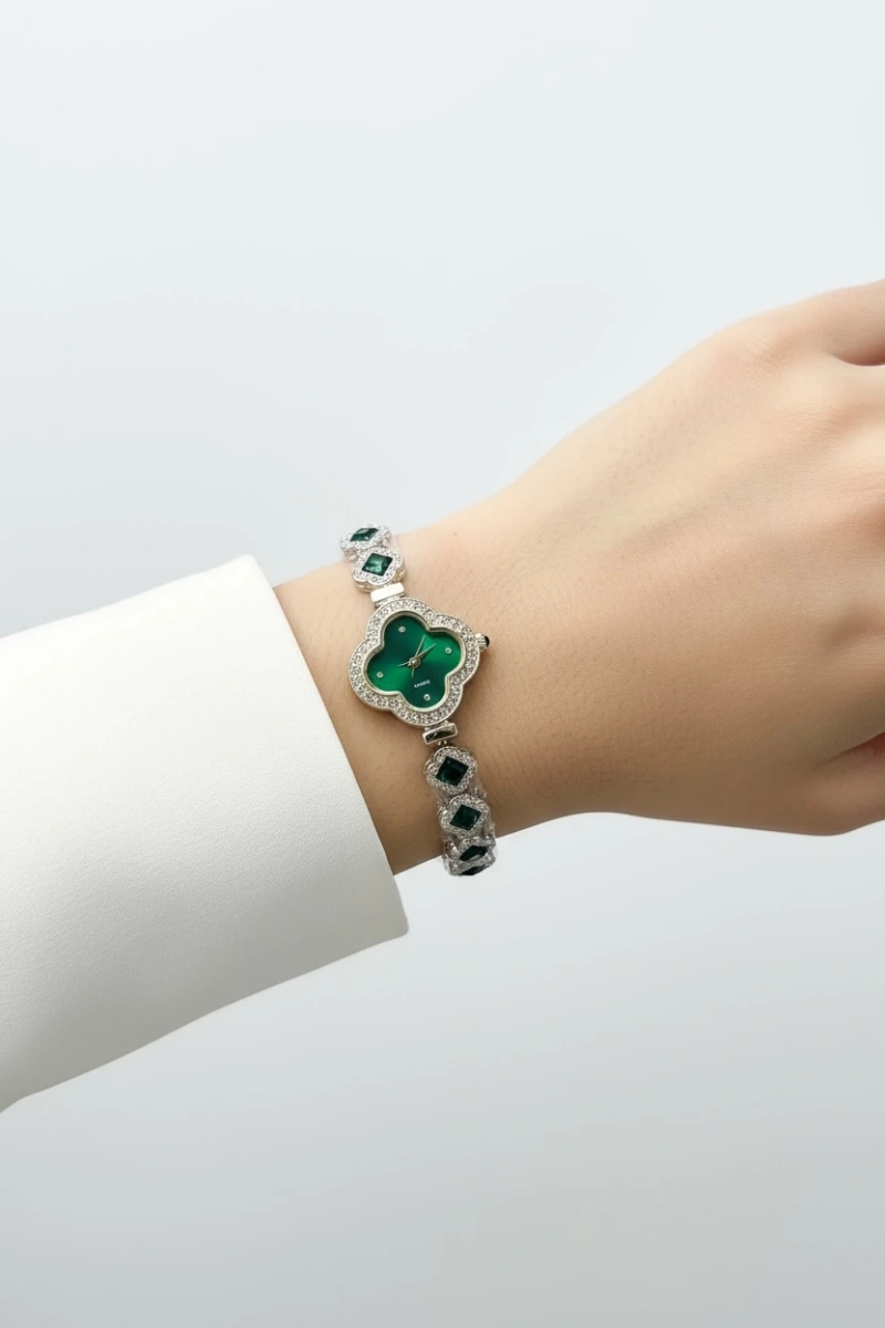 Yonca Detay Zümrüt Kadran Model Kadın Kol Saati