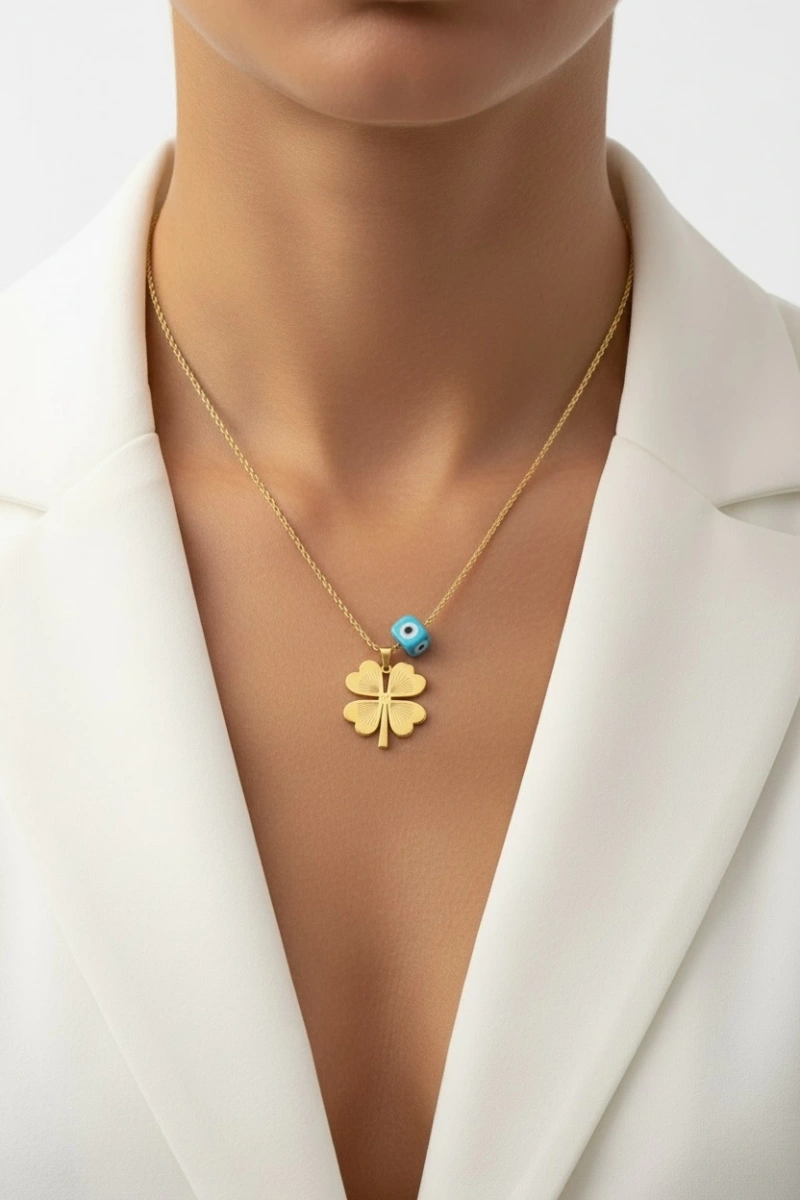 Yonca Model Boncuklu Kısa Burgu Gold Altın Kaplama Kolye