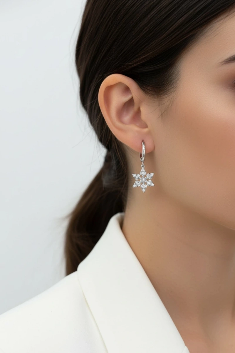 Kar Tanesi Model Beyaz Altın Kaplama Küpe