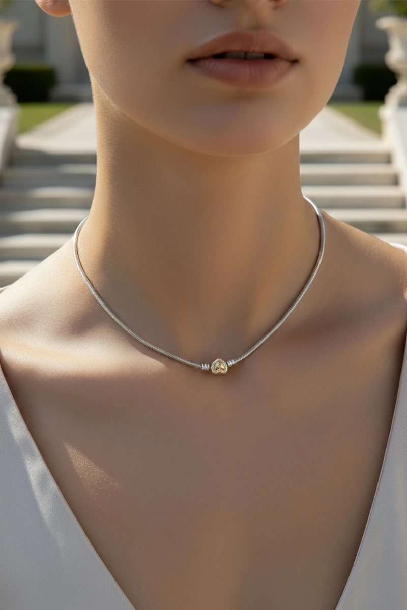 P. Model Renkli Kalp Beyaz Altın Kaplama Kolye