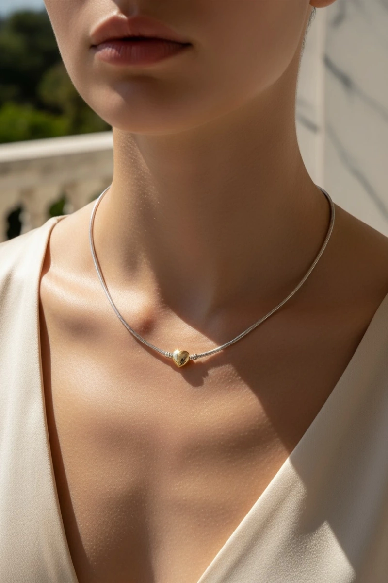 P. Model Kalp Detay Beyaz Altın Kaplama Çelik Kolye