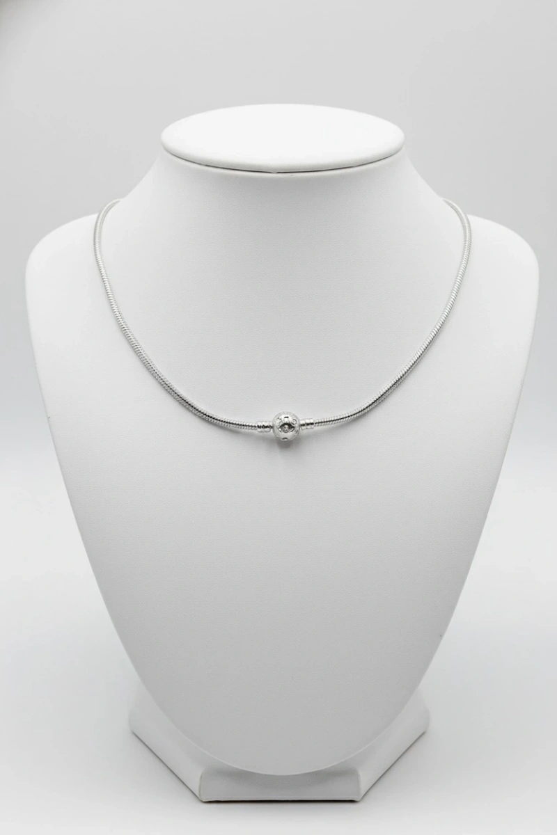 P. Model Boncuk Detay Beyaz Altın Kaplama Çelik Kolye