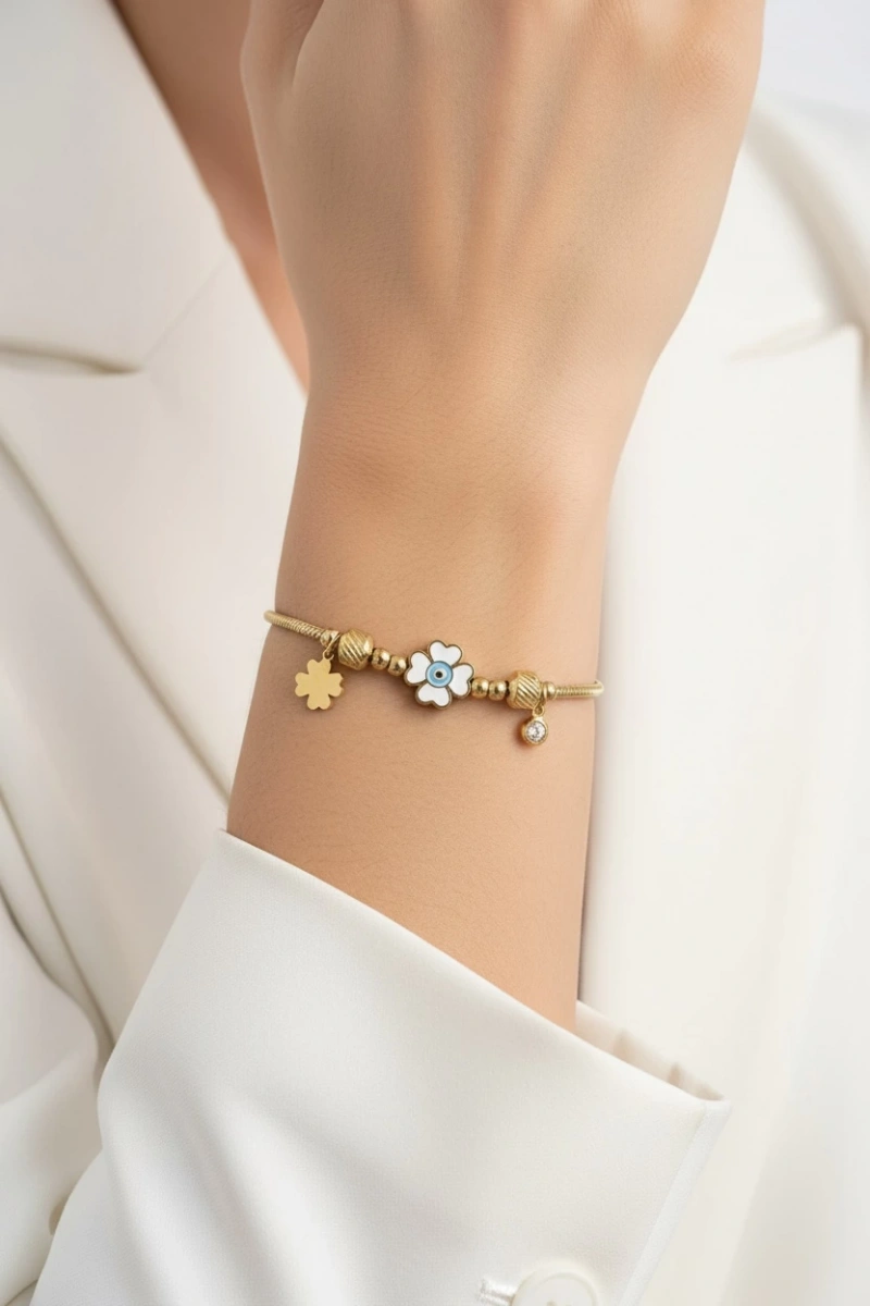 Beyaz Yonca Detay Gold Altın Kaplama Bileklik