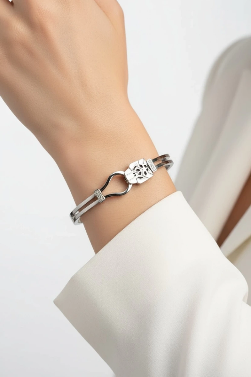 Bastet Model Beyaz Altın Kaplama Bileklik