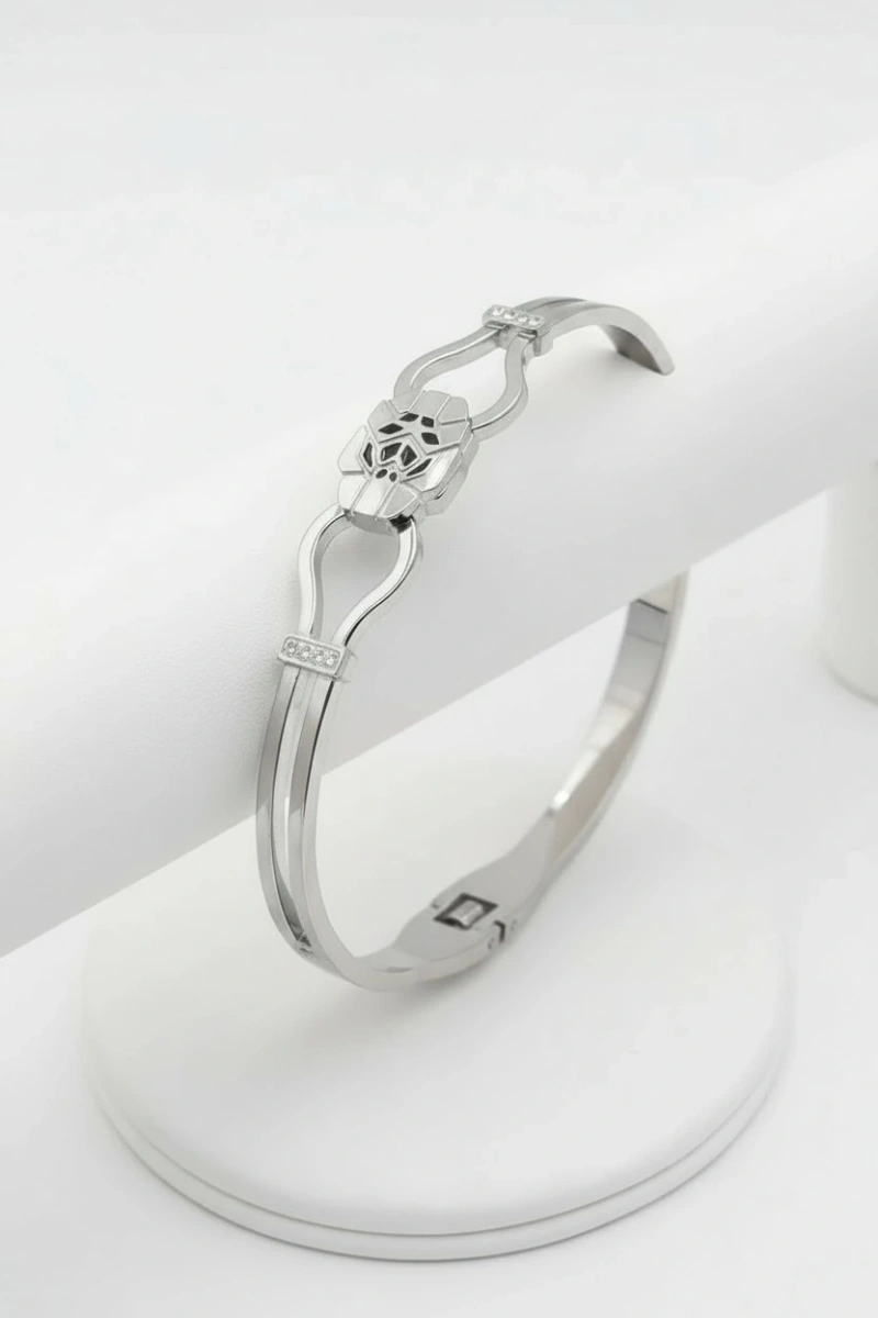 Sıralı Taş Detay Yaprak Model Beyaz Altın Kaplama Bileklik