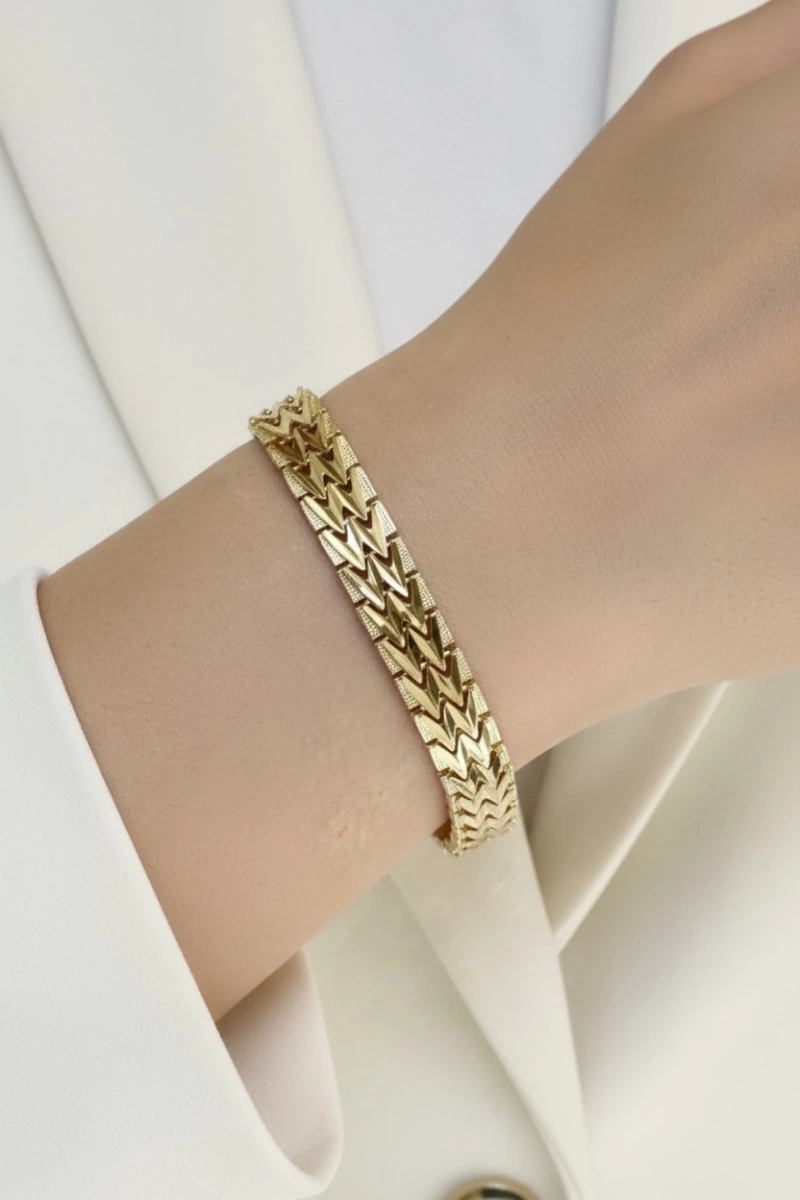 Üçgen Detaylı Plaka Model Gold Altın Kaplama Bileklik
