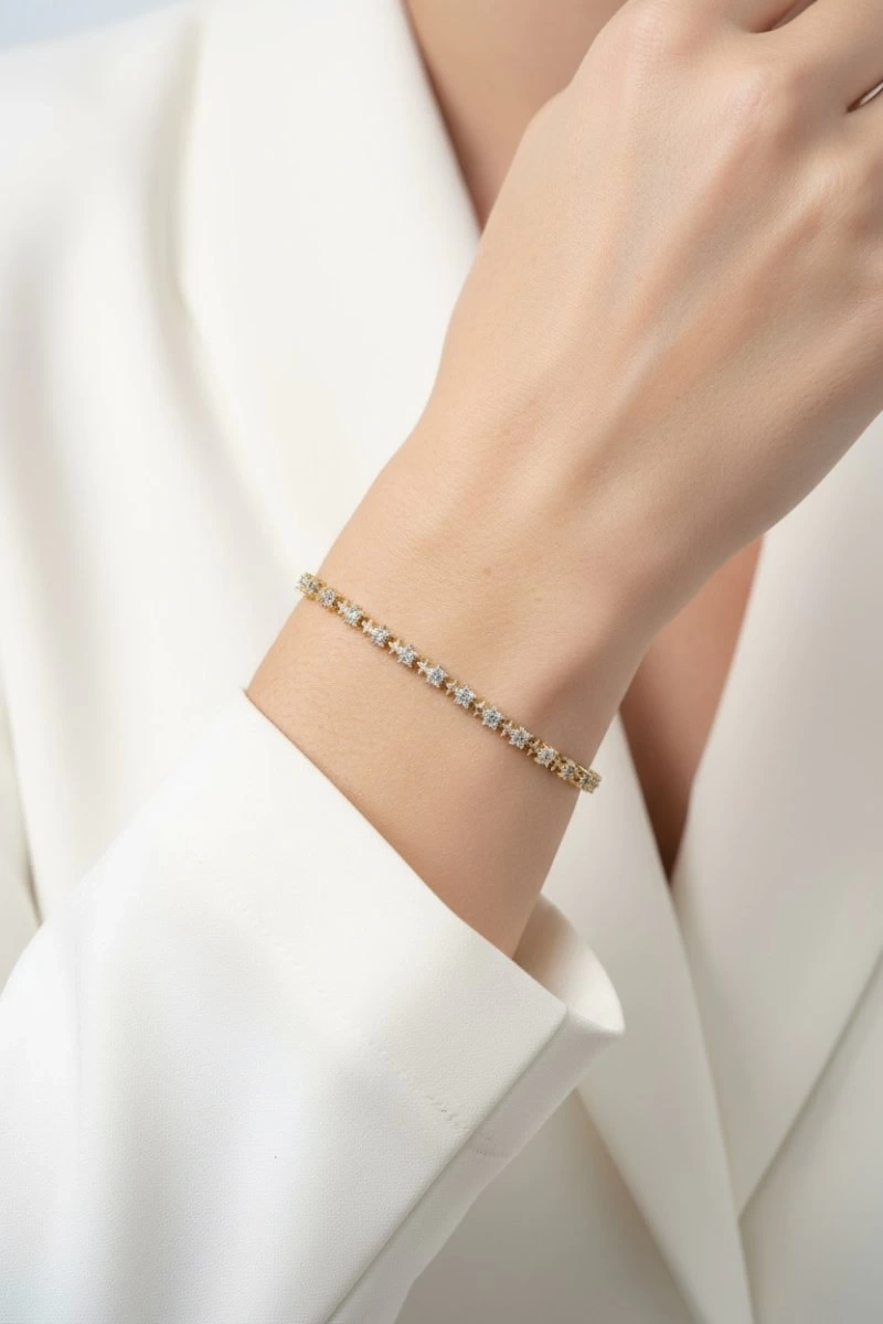 Taş Detay Sıra Yıldız Model Gold Altın Kaplama Bileklik