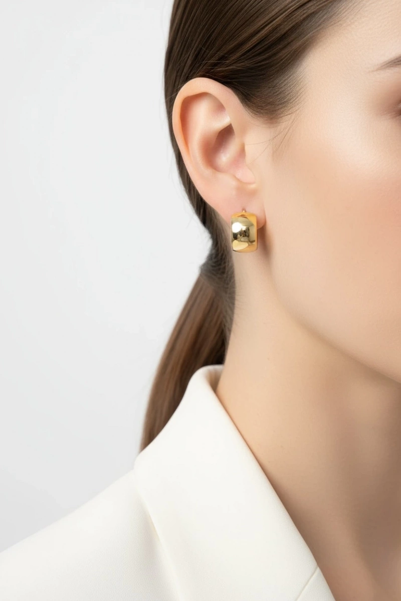 Vionne Model Gold Altın Kaplama Küpe