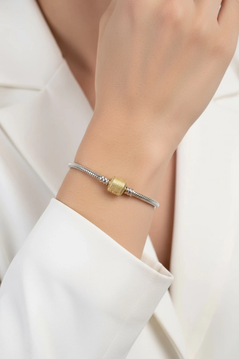 P. Model Silindir Kilit Beyaz Altın Kaplama Bileklik