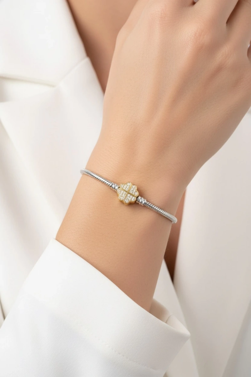 P. Model Yonca Model Gold Beyaz Altın Kaplama Çelik Bileklik