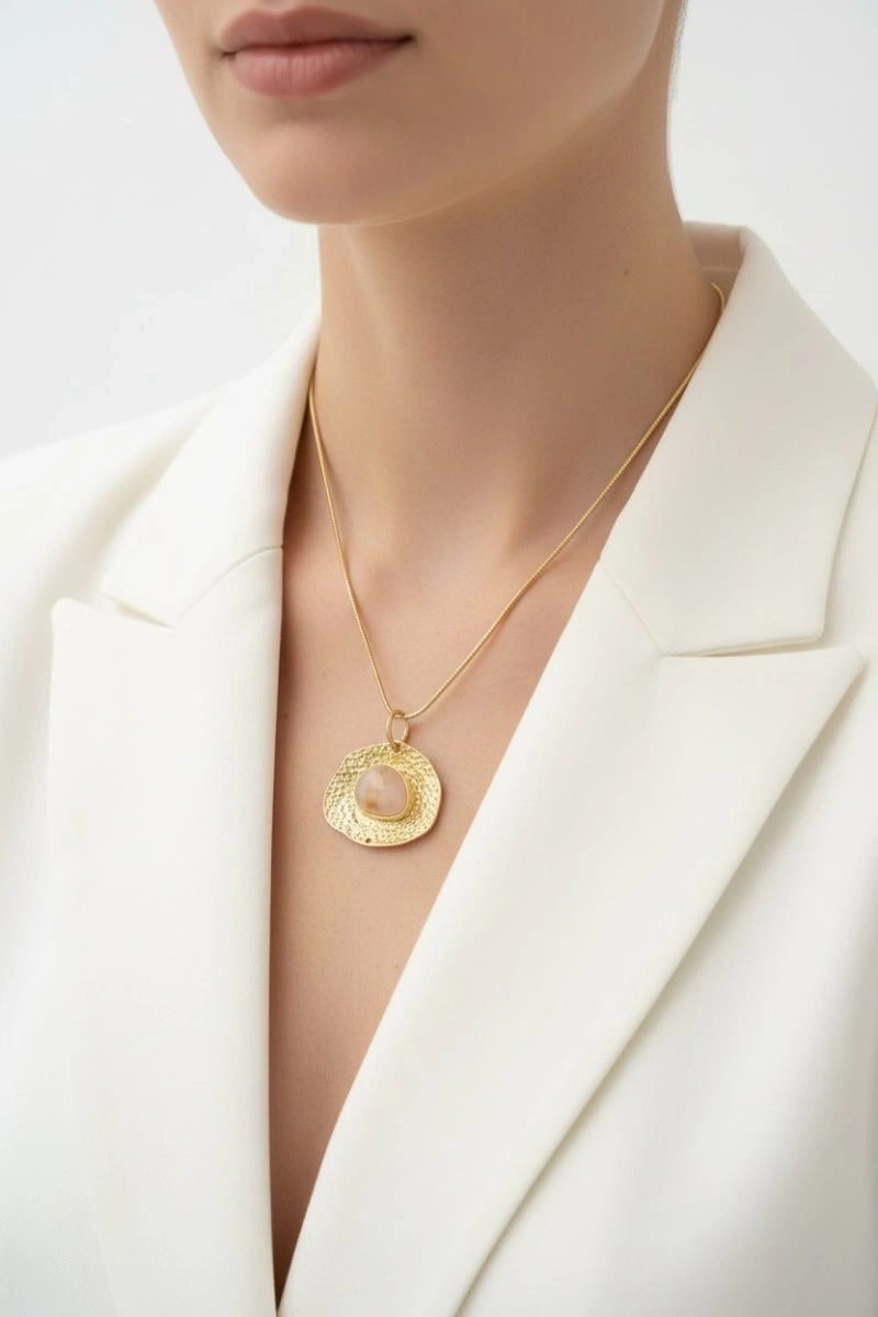 Galaksi Model Beyaz Taş Detay Gold Altın Kaplama Kolye